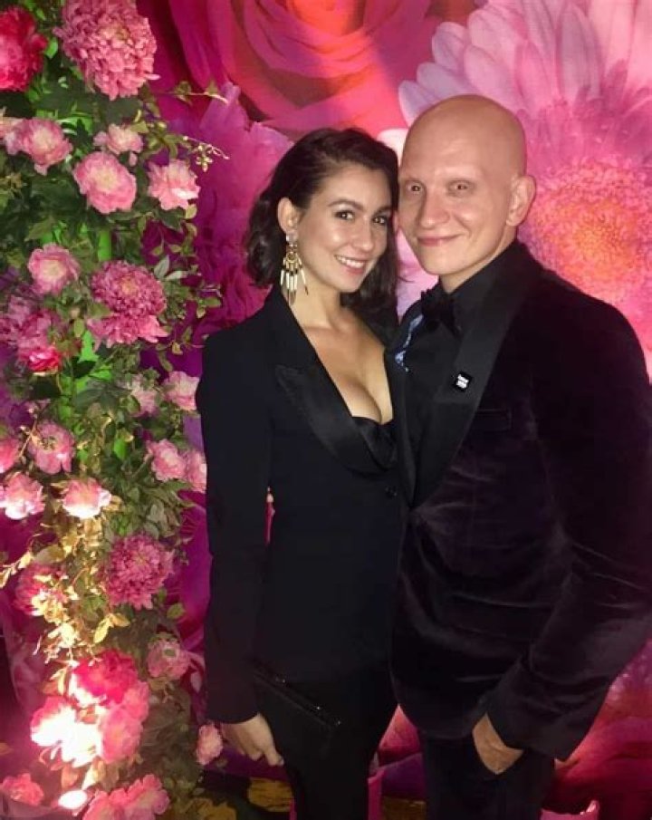 
Anthony Carrigan is Married to Wife: Gia Olimp. Kids. 