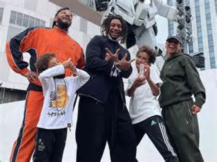 
Cardi B and Lil Kim Hit The Studio Together With Swizz Beatz and A$AP Ferg 