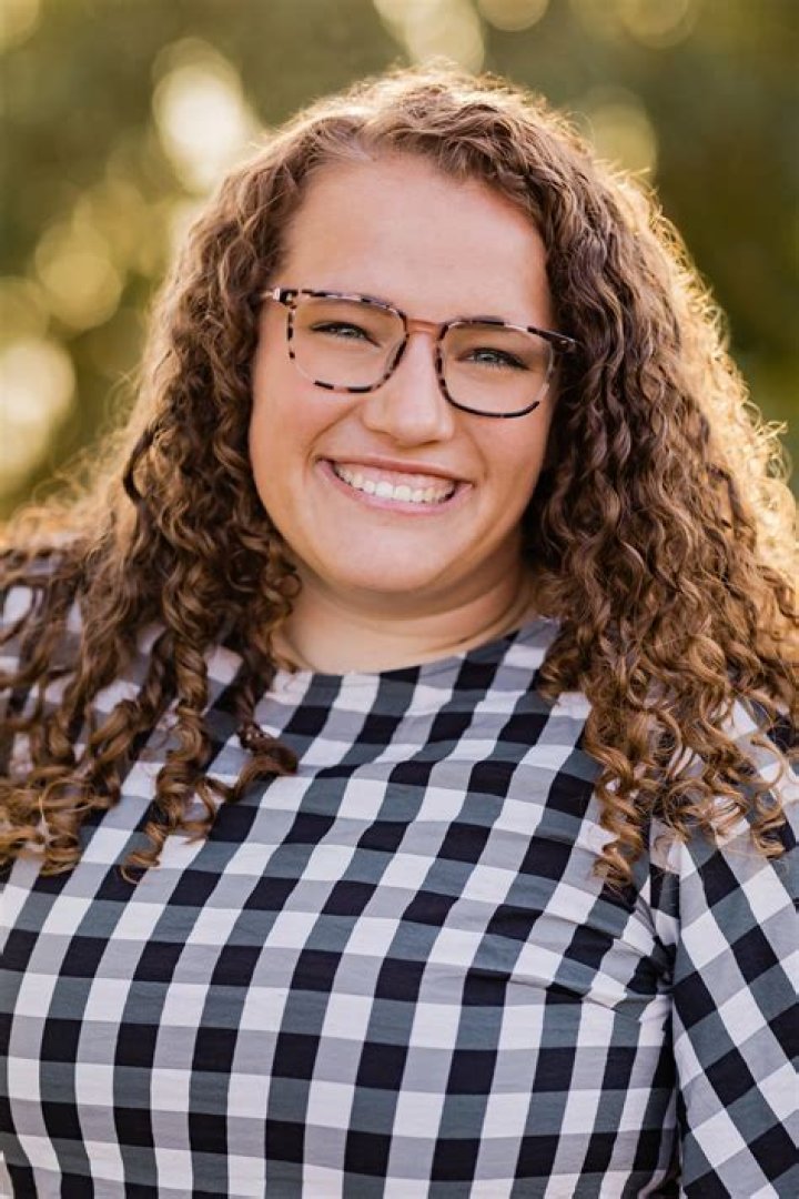 Carly King Height, Weight, Net Worth, Age, Birthday, Wikipedia, Who, Instagram, Biography