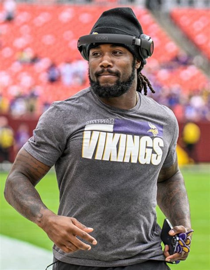 Dalvin Cook Height, Weight, Net Worth, Age, Birthday, Wikipedia, Who, Nationality, Biography