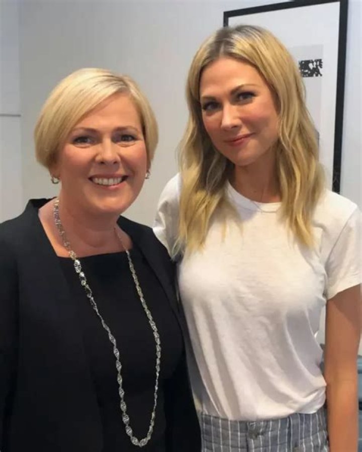 Desi Lydic Height, Weight, Net Worth, Age, Birthday, Wikipedia, Who, Nationality, Biography