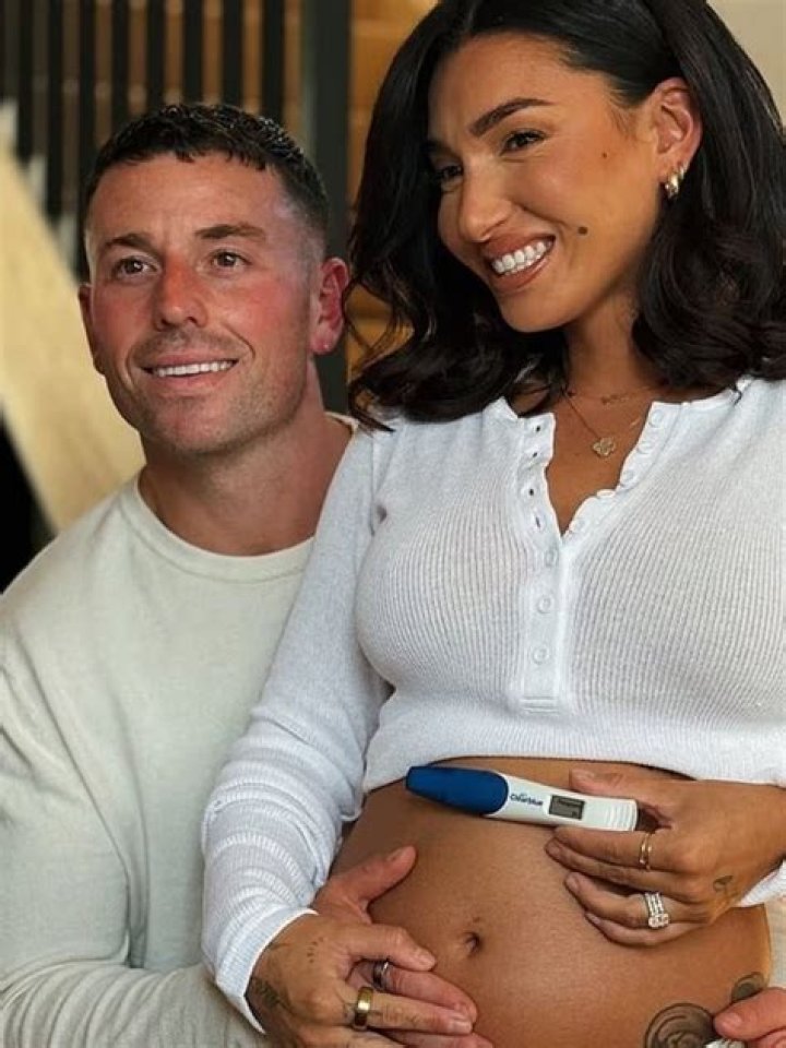 
Ella Ding Age, Birthday, Wikipedia, Who, Nationality, Biography 