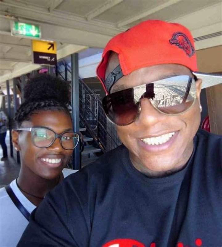 Flossy Carter Height, Weight, Net Worth, Age, Birthday, Wikipedia, Who, Nationality, Biography