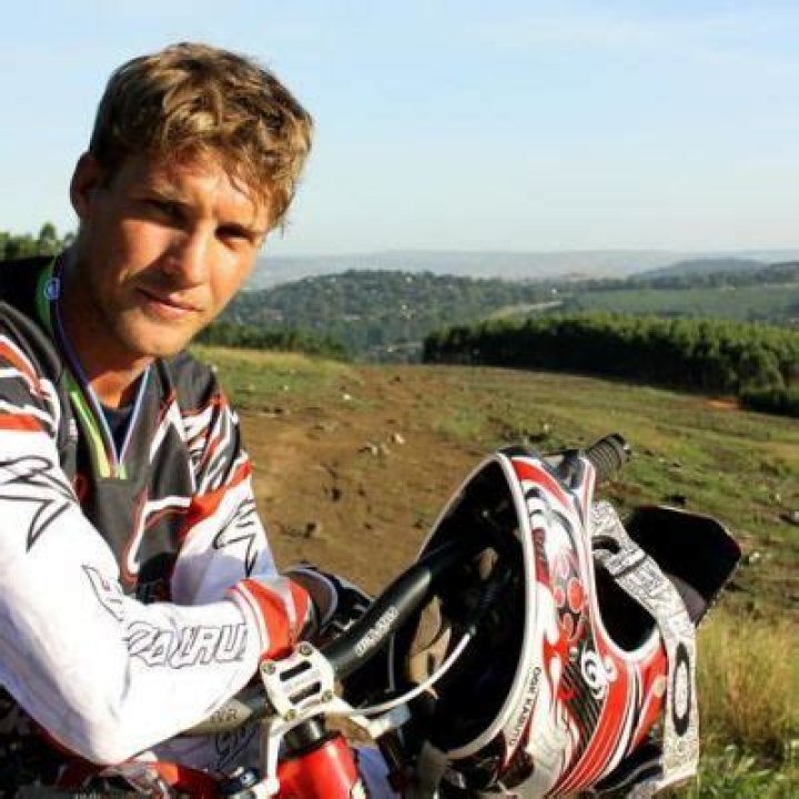 
Greg Minnaar Height, Weight, Net Worth, Age, Birthday, Wikipedia, Who, Nationality, Biography 