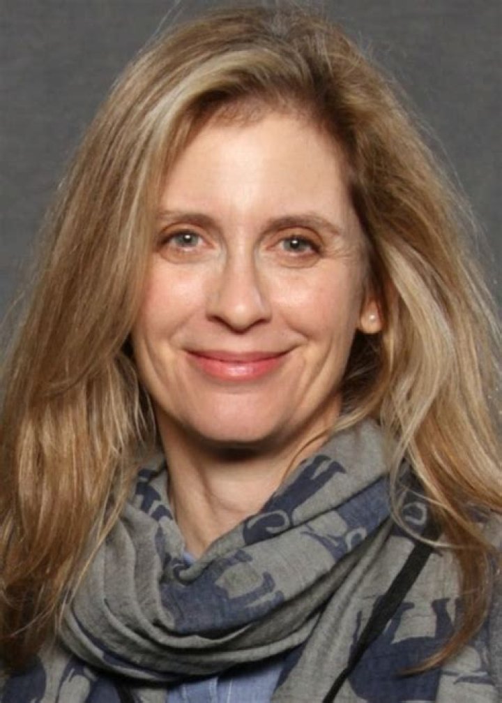 Helen Slater Height, Weight, Net Worth, Age, Birthday, Wikipedia, Who, Instagram, Biography