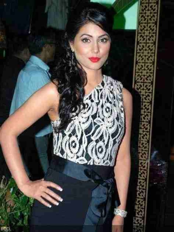 Hina Khan Height, Weight, Net Worth, Age, Birthday, Wikipedia, Who, Instagram, Biography