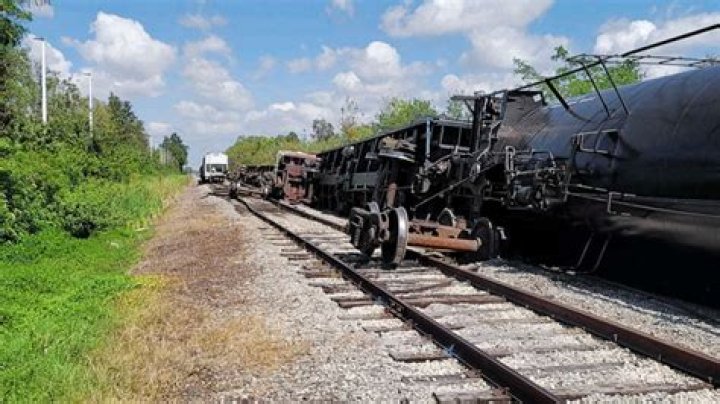 
How often do trains derail? Manatee County train derailment draws attention to alarming frequency 
