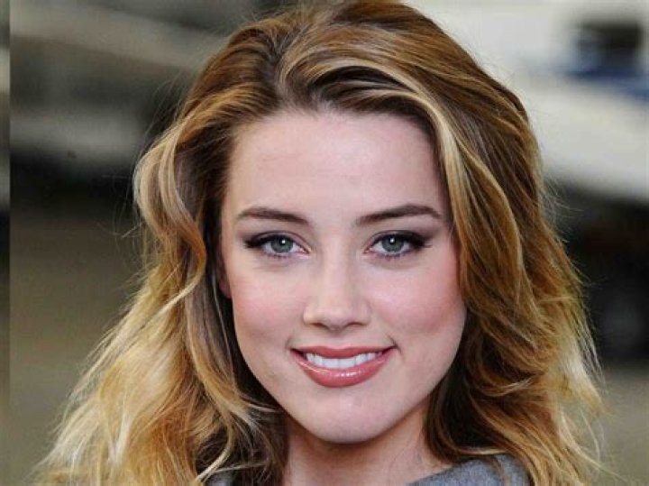 
Is Amber Heard on Twitter now? 