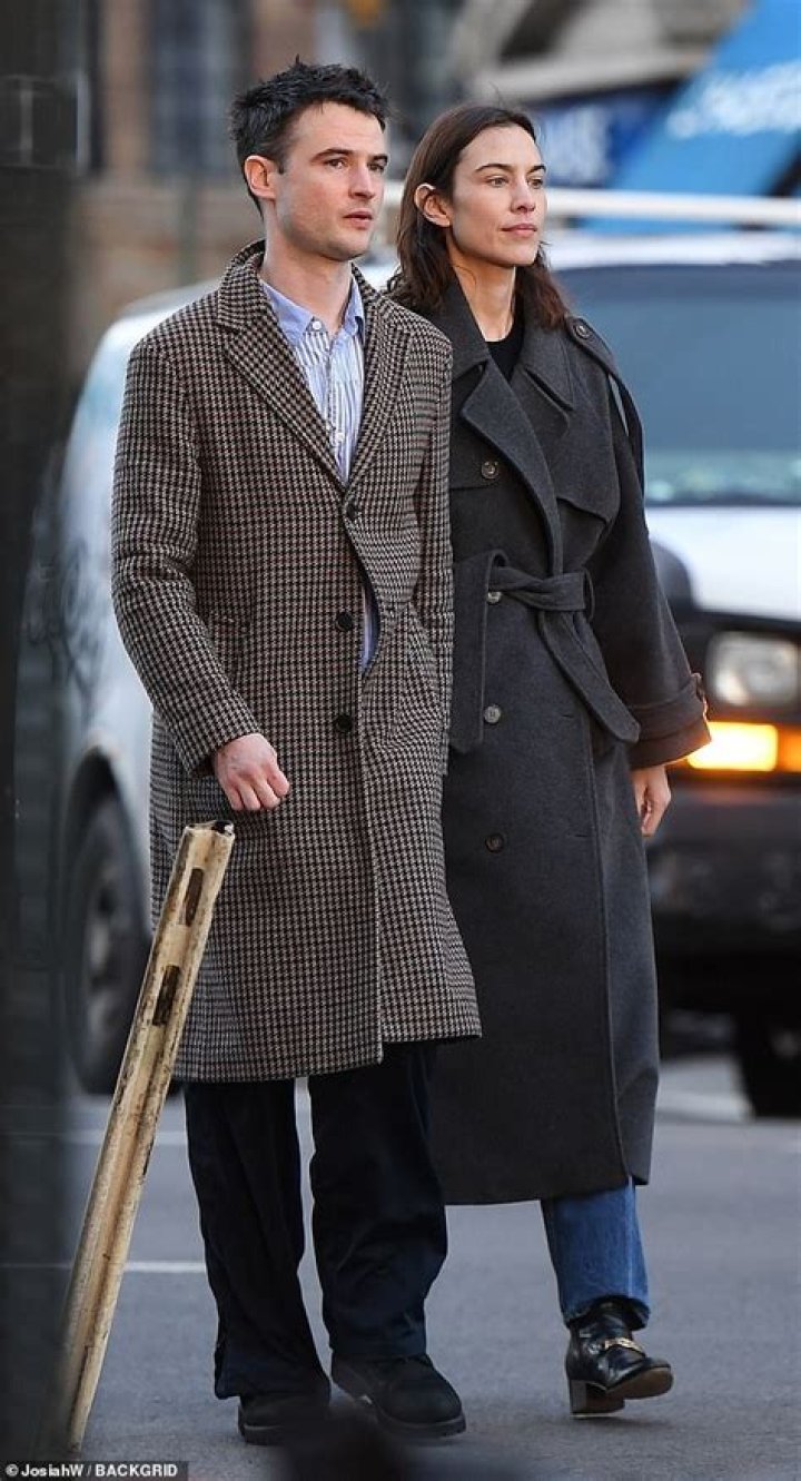 
Is Tom Sturridge Married To A Wife 2022? Sienna Miller Ex-Husband – The Sandman Cast 