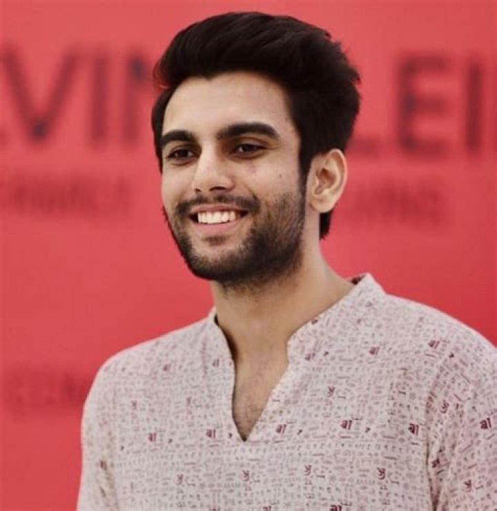 Ishaan Dhawan Height, Weight, Net Worth, Age, Birthday, Wikipedia, Who, Nationality, Biography