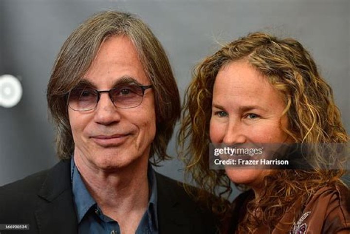
Jackson Browne’s Wife: Dianna Cohen : Dianna Cohen’s Bioraphy 