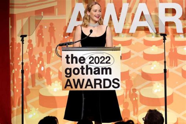 
Jennifer Lawrence Brings Old Hollywood Glamour to the Gotham Awards in Her Dior Gown 