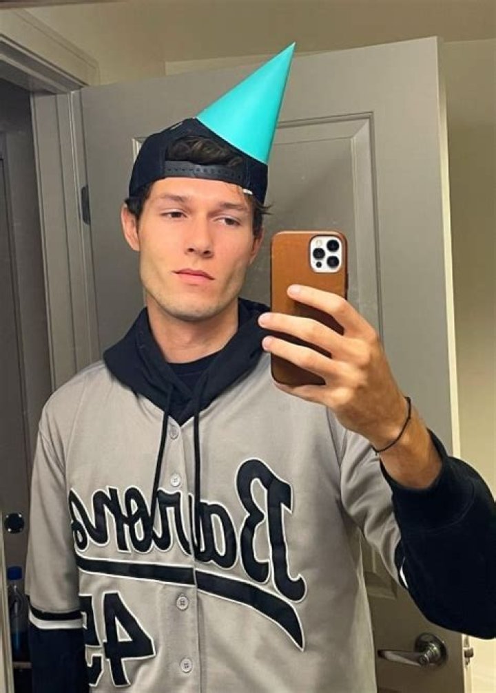 Justice Height, Weight, Net Worth, Age, Birthday, Wikipedia, Who, Nationality, Biography