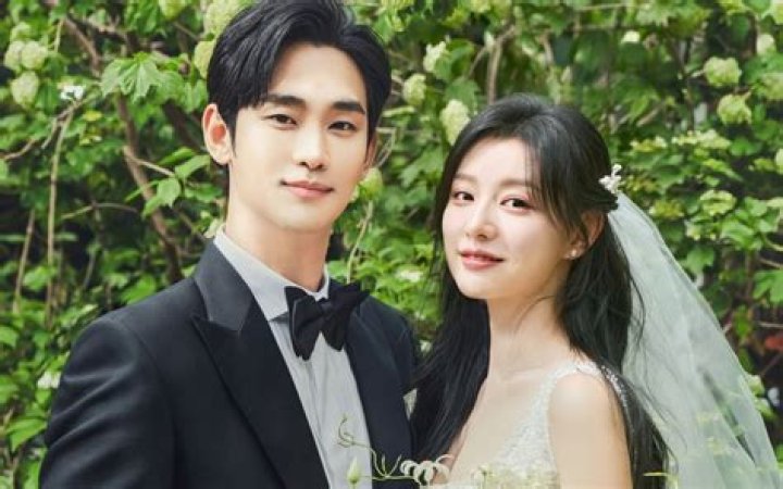 
Kim Soo-hyun And Kim Ji-won Is Said To Be Featured In Upcoming Drama “Queen of Tears” 