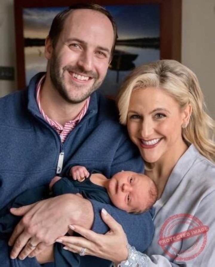 Laura Hettiger Height, Weight, Net Worth, Age, Birthday, Wikipedia, Who, Instagram, Biography