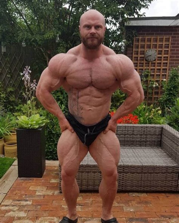 
Luke Hollingshead Height, Weight, Net Worth, Age, Birthday, Wikipedia, Who, Nationality, Biography 