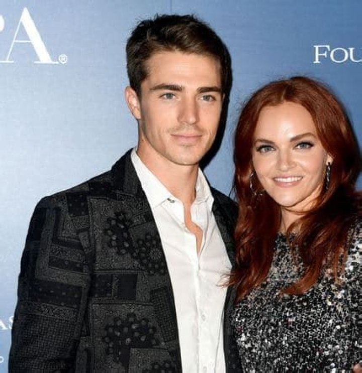 
Madeline Brewer Biography: Is she married? Find out her biography, married, dating, family life, body measurement, career, net worth 