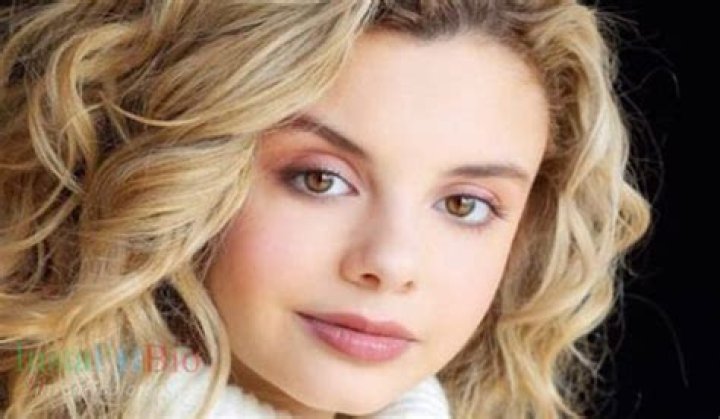 Mallory James Mahoney Height, Weight, Net Worth, Age, Birthday, Wikipedia, Who, Nationality, Biography