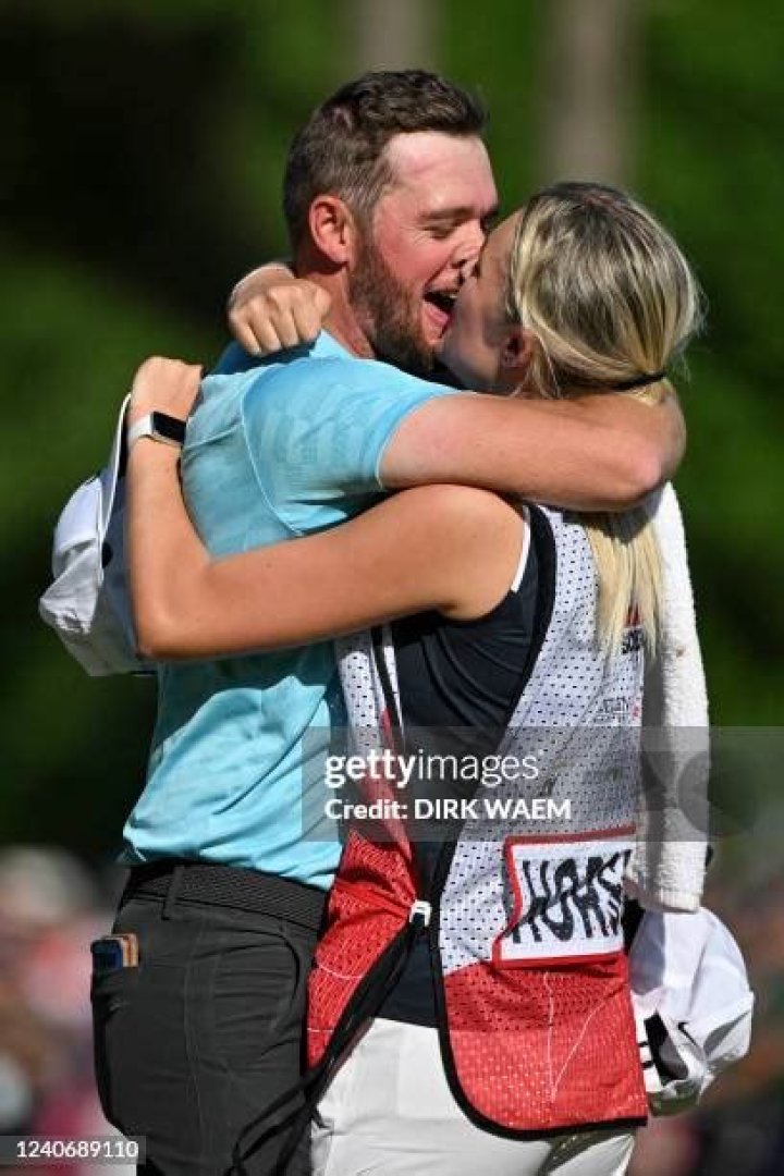 
Meet Sam Horsfield Caddie In Soudal Open And His Girlfriend Issi Bryon 