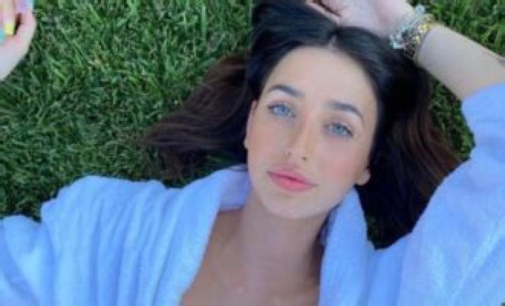 Michelle Comi Height, Weight, Net Worth, Age, Birthday, Wikipedia, Who, Nationality, Biography