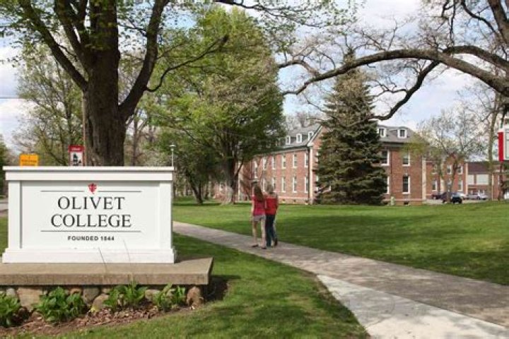 
Olivet College Baseball Player Shot After Game in Ohio: ‘Challenging Time for All Involved’ 