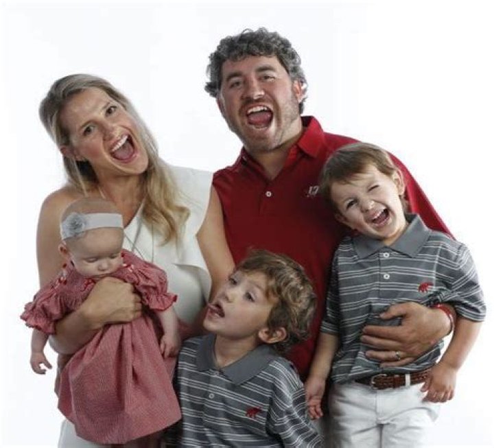
Pete Golding is Married to Wife: Carolyn Golding. Kids: Braxton, Bentley, Bailey. 