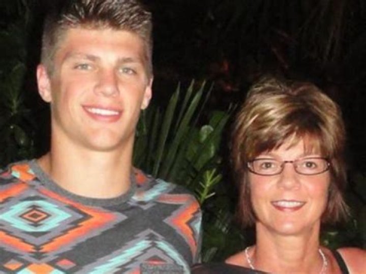 Robert Tonyan Parents, Meet Bob Tonyan Sr And Tammy Tonyan