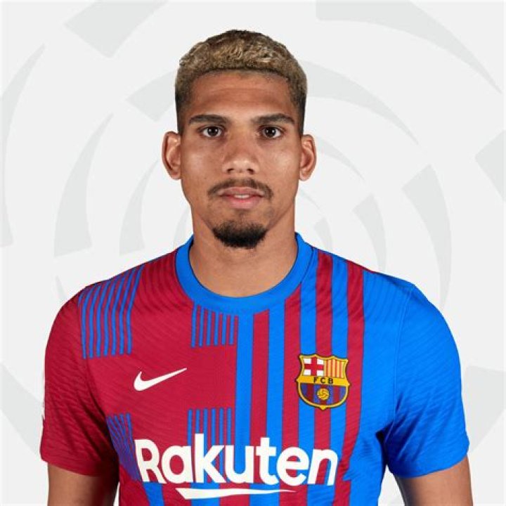 Ronald Araujo Height, Weight, Net Worth, Age, Birthday, Wikipedia, Who, Nationality, Biography