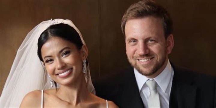 
Sean Naso & Sarah Naso Divorce Scandal – Was He Cheating With Pregnant Juliana Custodio? 