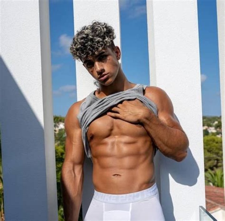 Sepanta Arya Height, Weight, Net Worth, Age, Birthday, Wikipedia, Who, Nationality, Biography