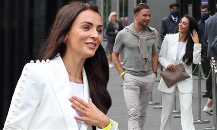 
Sydney Wag Height, Weight, Net Worth, Age, Birthday, Wikipedia, Who, Nationality, Biography 