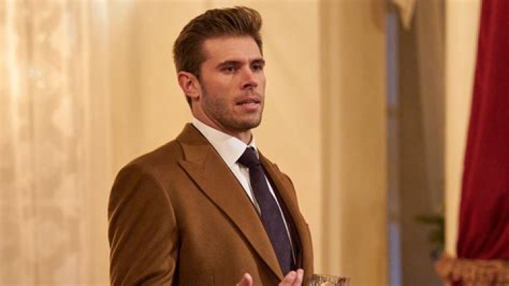 
The Bachelor season 27 cast: How old are Zach Shallcross’ suitresses? 