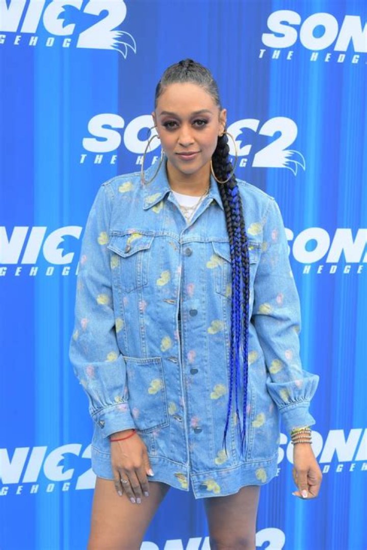 
Timothy Mowry Height, Weight, Net Worth, Age, Birthday, Wikipedia, Who, Nationality, Biography 