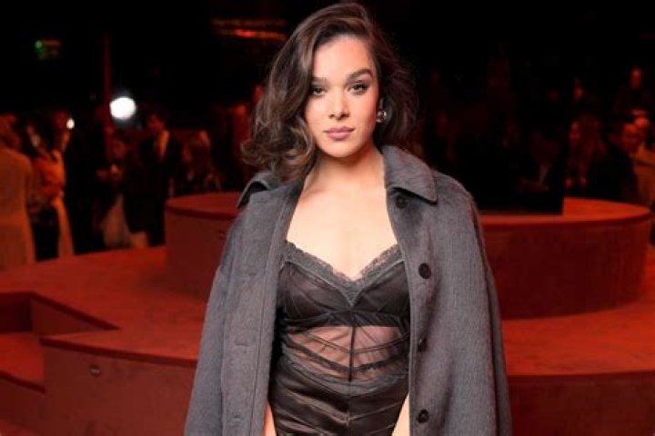What bra size is Hailee Steinfeld?