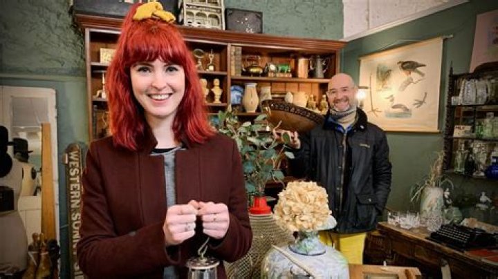 
What Happened To Izzie Balmer’s Teeth? Antique Expert’s New Look Explored 