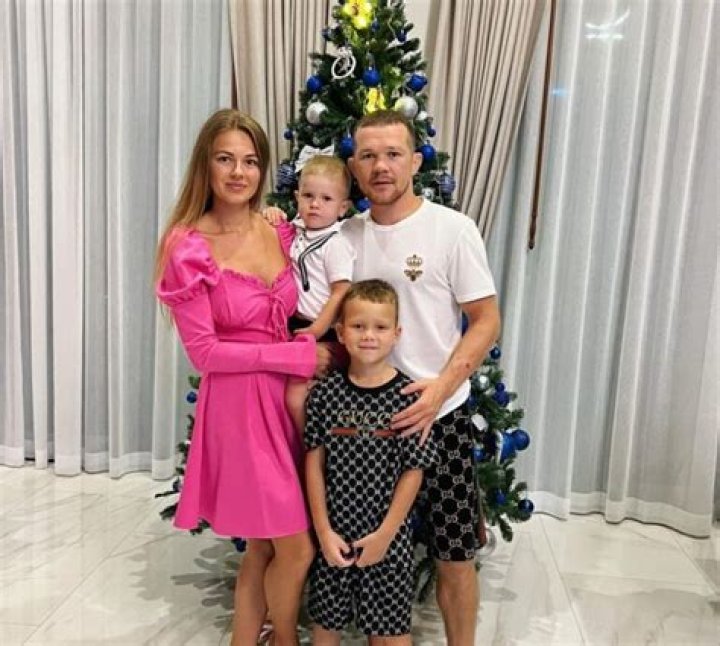 Who Are Petr Yan Parents – Are They Chinese? Siblings Wife And Net Worth In 2023