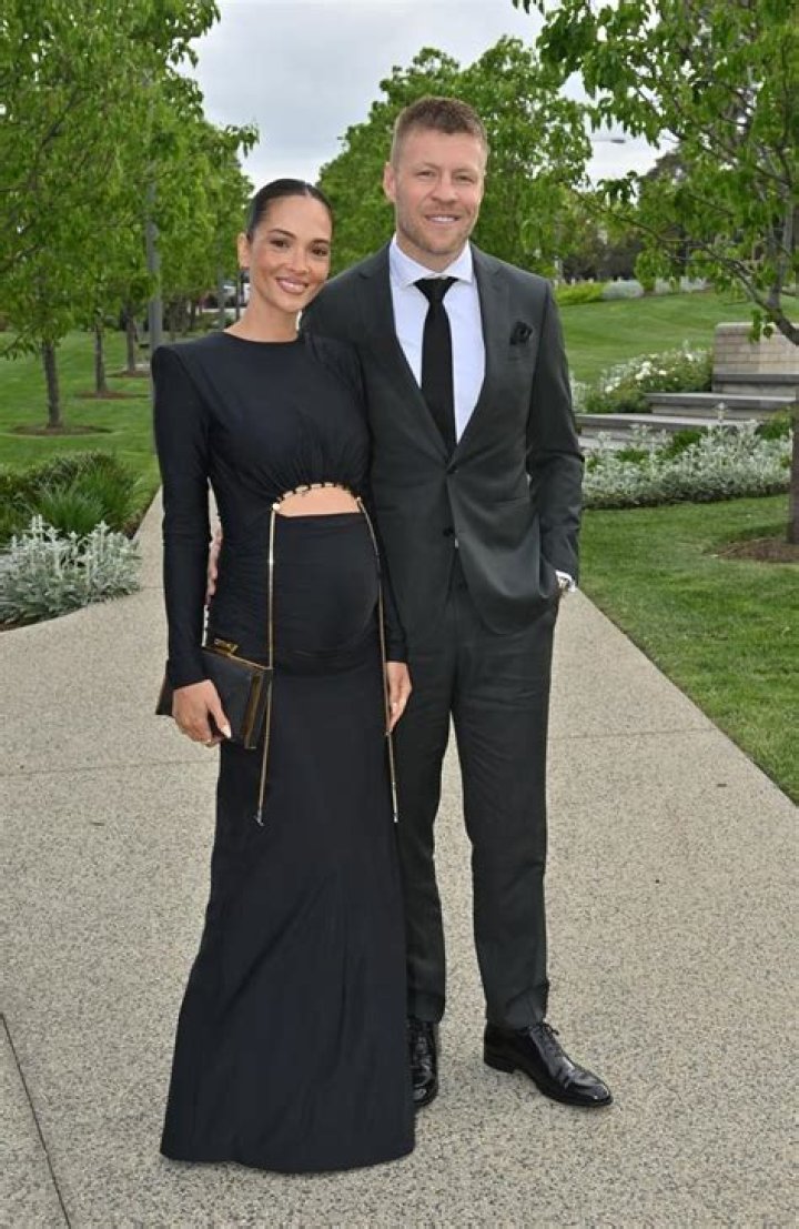 
Who Is Jordan De Goey Wife – Is He Married? Afl Player’s Parents & Family 