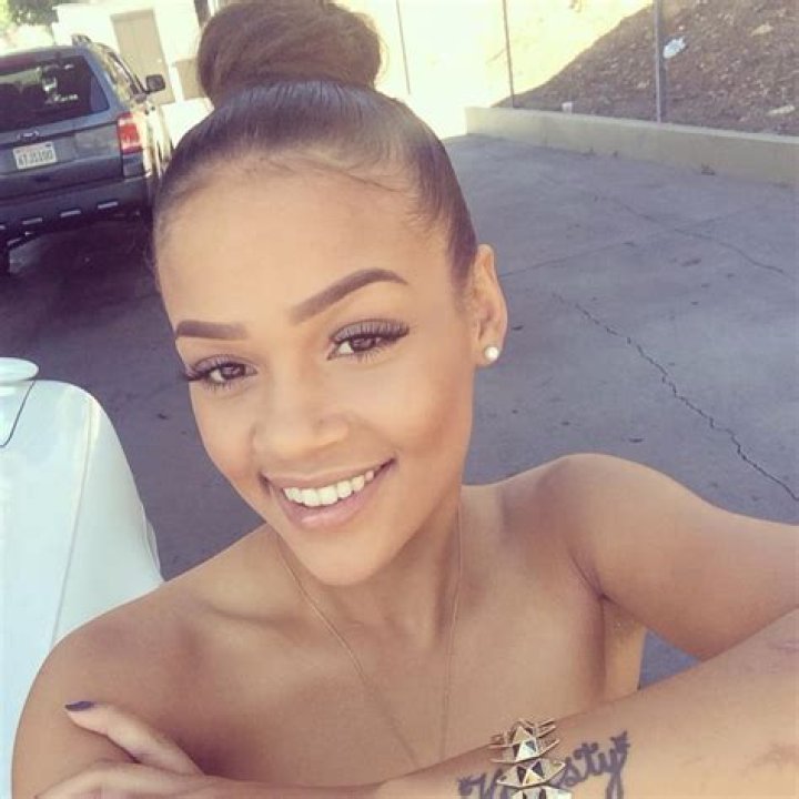 Who Is Mercedes Dollson? Meet The Gorgeous Entrepreneur That Dated Le’veon Bell!