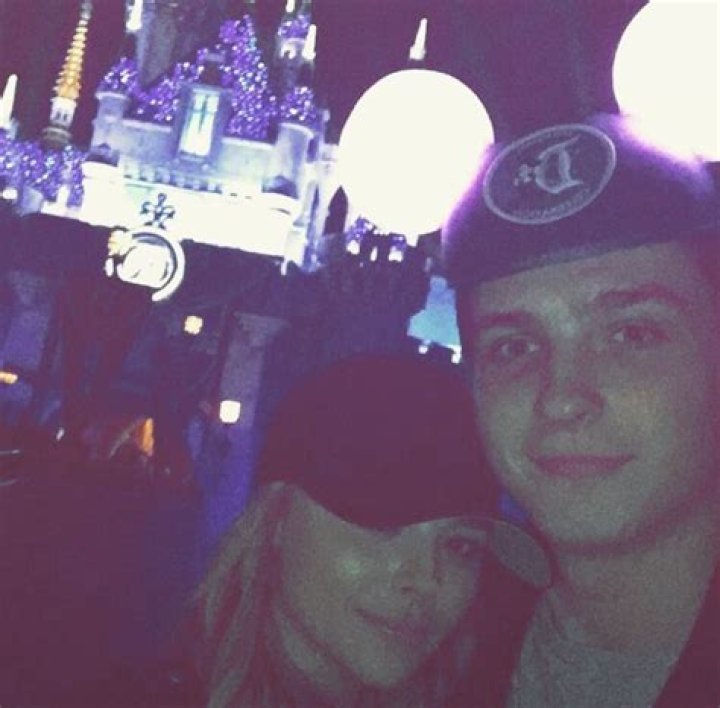 
Who Is NHL Jake Virtanen Girlfriend? His Dating History Explored 