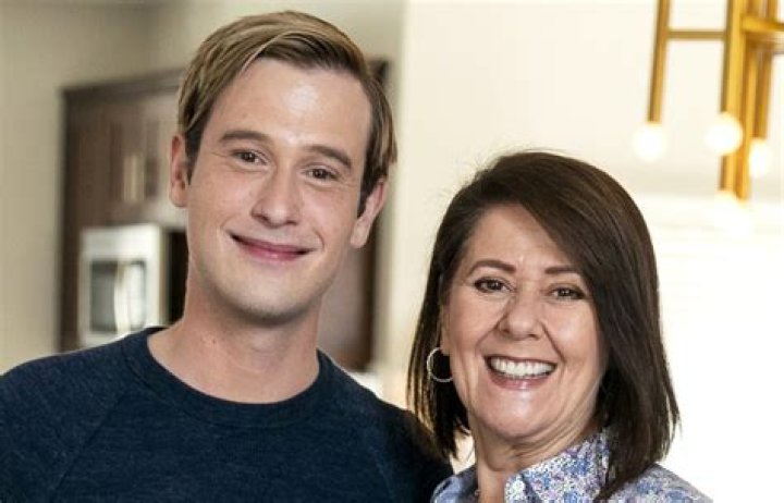 Who is Tyler Henry’s Mother? Where is Tyler Henry’s Mom Theresa Koelewyn Now?
