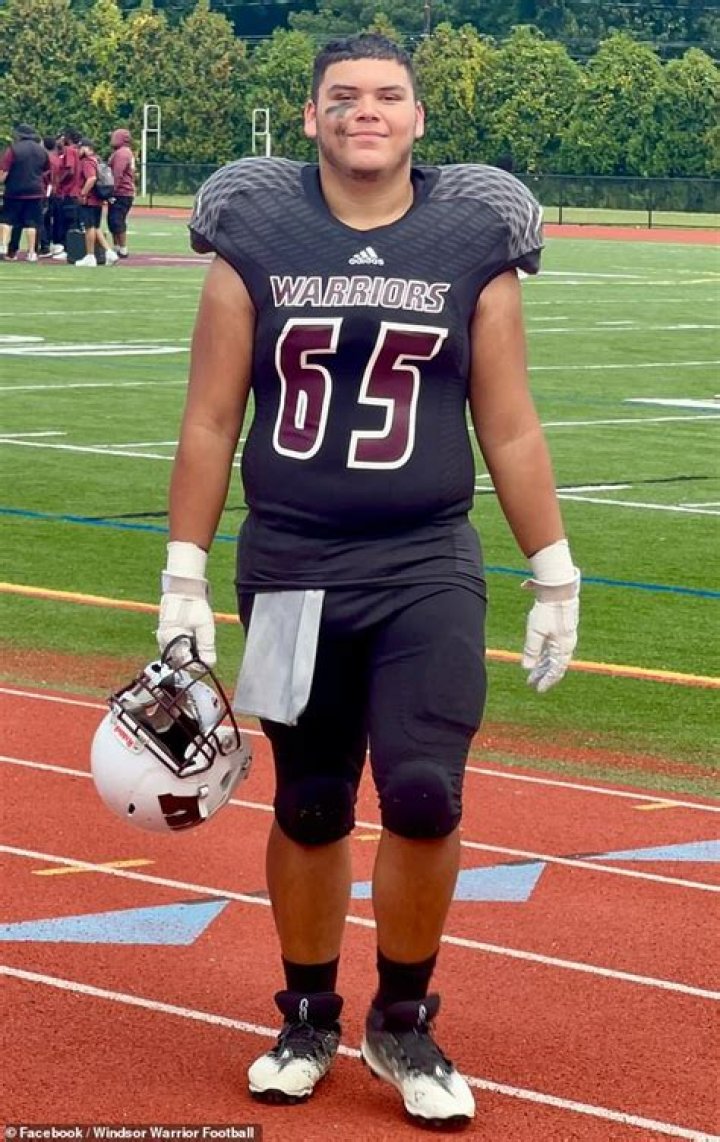 Who was Elijah-Jay Mariano? 15-year-old Windsor High School football player dies after medical emergency at practice